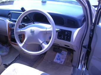 2004 Nissan Liberty Photos