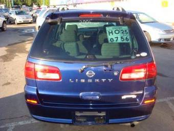 2004 Nissan Liberty Photos