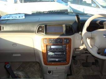 2004 Nissan Liberty Photos