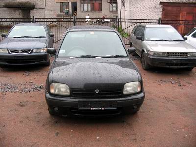 1995 Nissan March Pictures