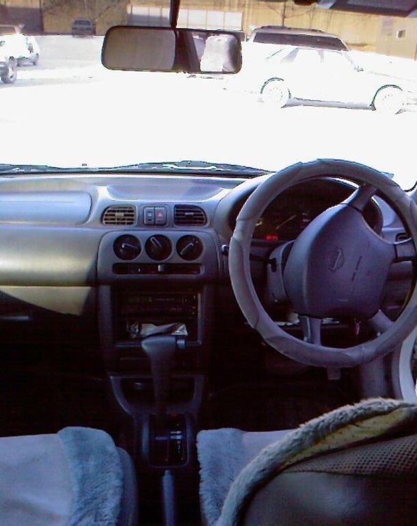 1998 Nissan March