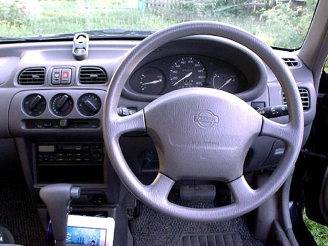 1999 Nissan March