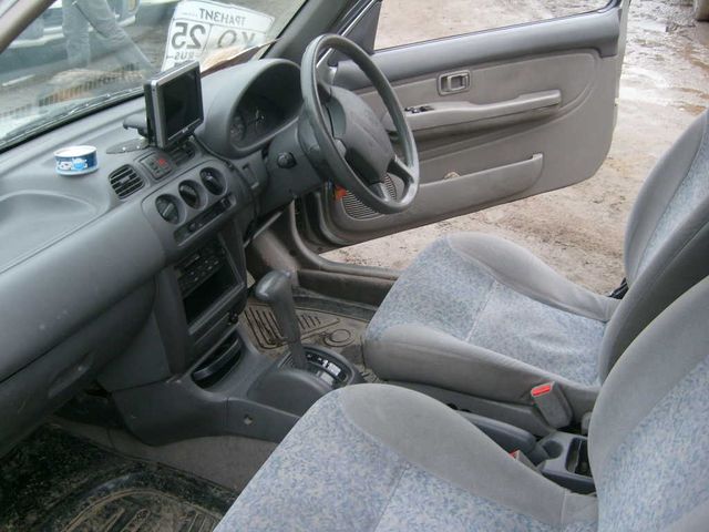 1999 Nissan March