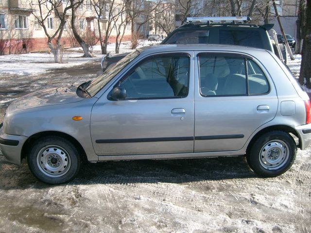 1999 Nissan March