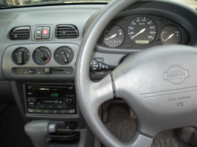1999 Nissan March Pics