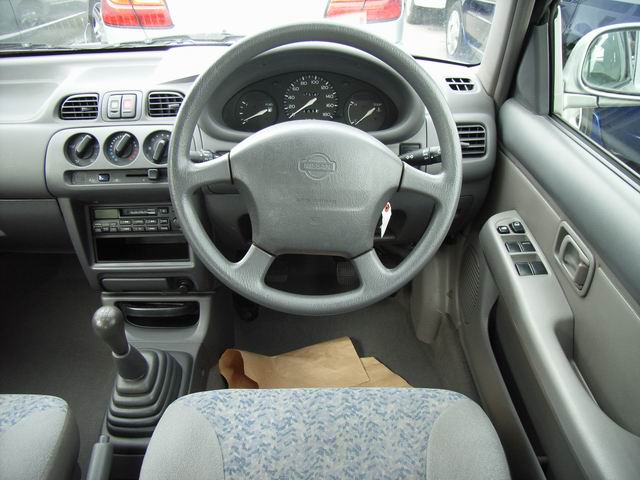 1999 Nissan March Pictures