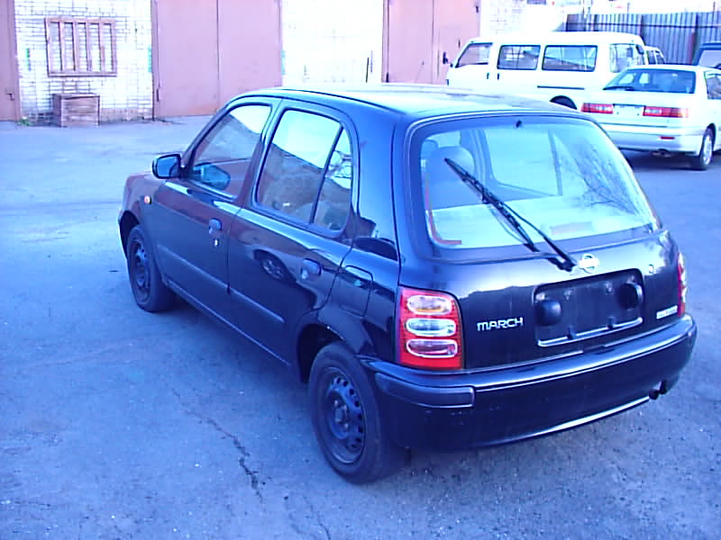 1999 Nissan March Pictures