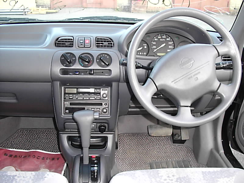 1999 Nissan March Pictures