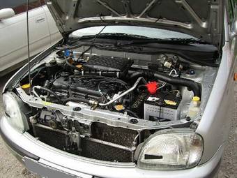 1999 Nissan March Pictures