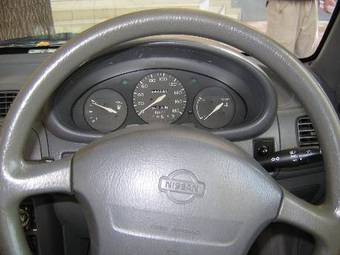 1999 Nissan March Pictures