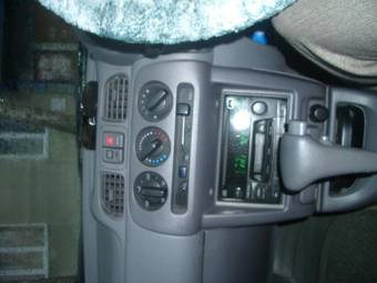 1999 Nissan March Pictures