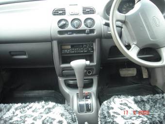 1999 Nissan March Pictures