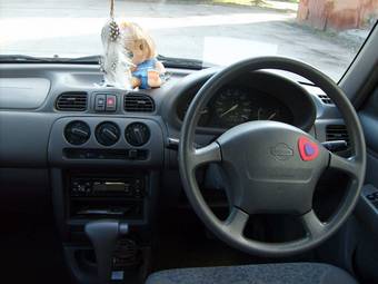 1999 Nissan March Pictures