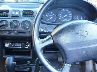 1999 Nissan March Photos