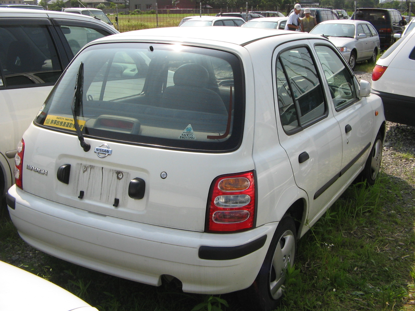 2000 Nissan March