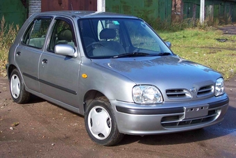 2000 Nissan March