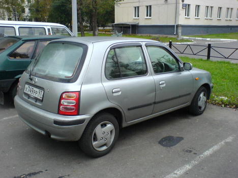 2000 Nissan March