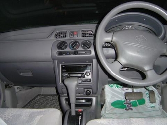 2000 Nissan March