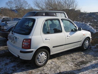 2000 Nissan March