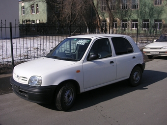 2000 Nissan March