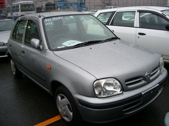 2000 Nissan March