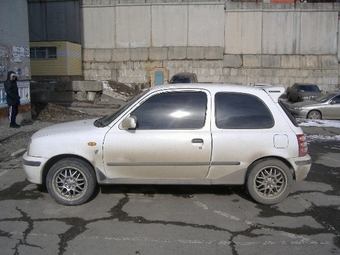 2000 Nissan March