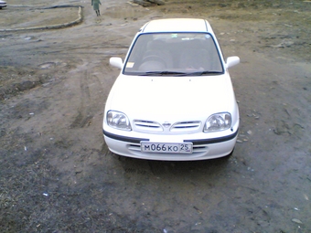 2000 Nissan March