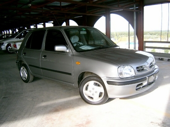 2000 Nissan March