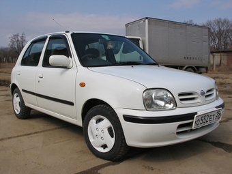 2000 Nissan March