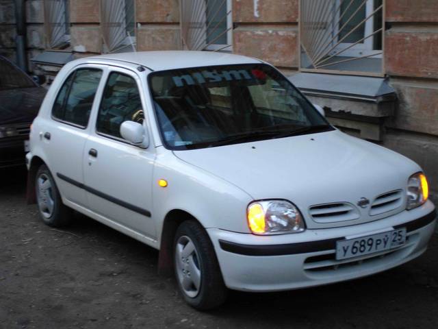 2000 Nissan March