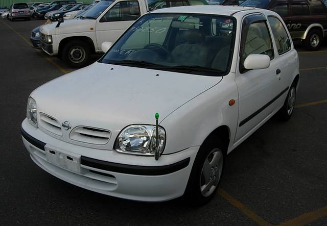 2000 Nissan March