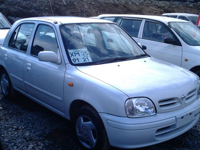 2000 Nissan March