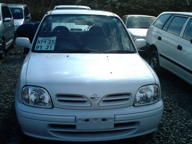 2000 Nissan March