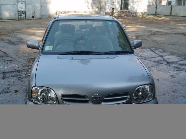 2000 Nissan March