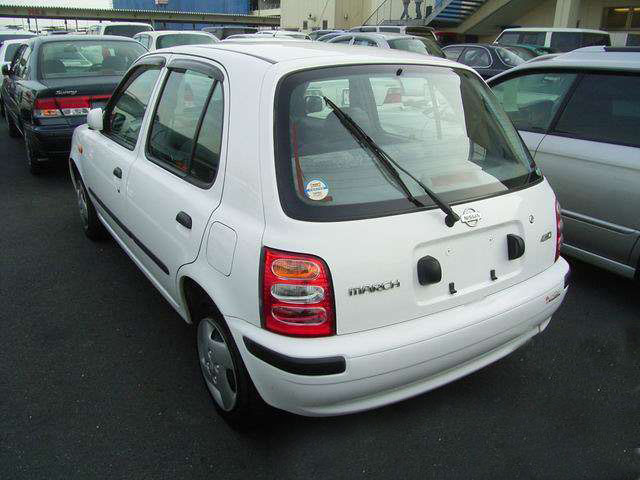 2000 Nissan March