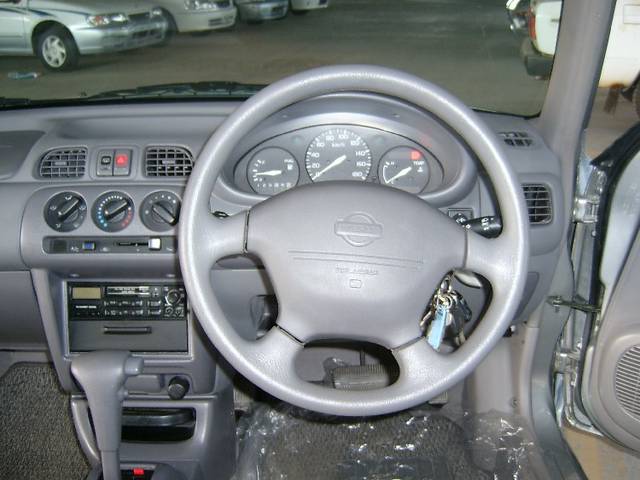 2000 Nissan March