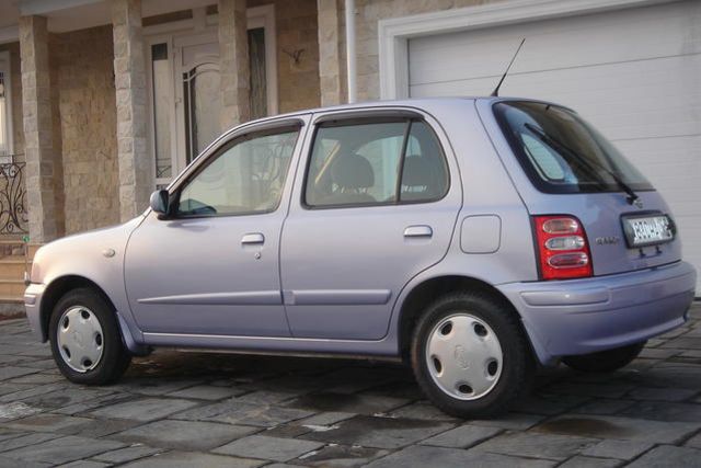 2000 Nissan March