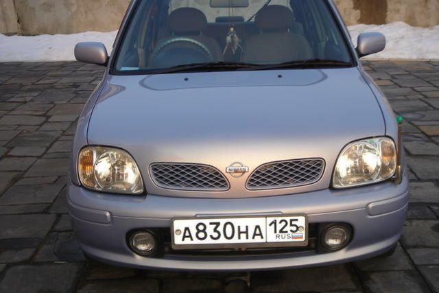 2000 Nissan March