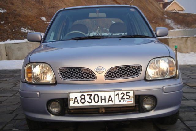 2000 Nissan March