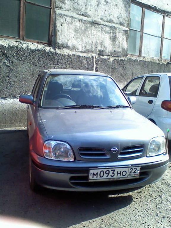 2000 Nissan March