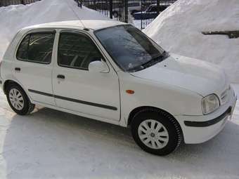 2000 Nissan March