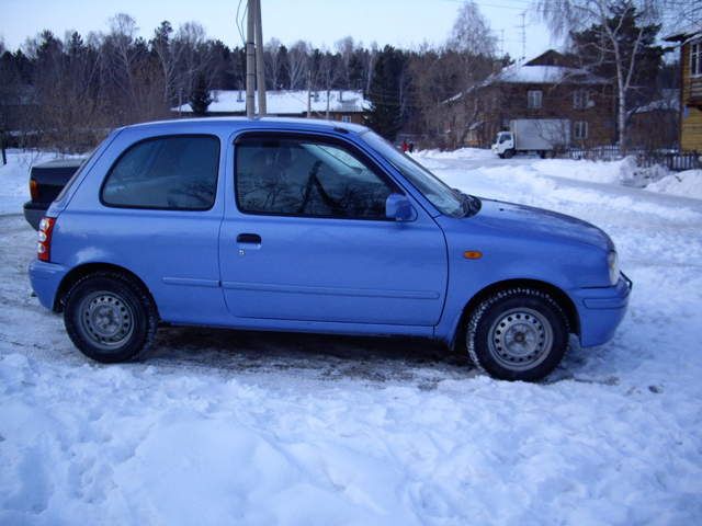 2000 Nissan March