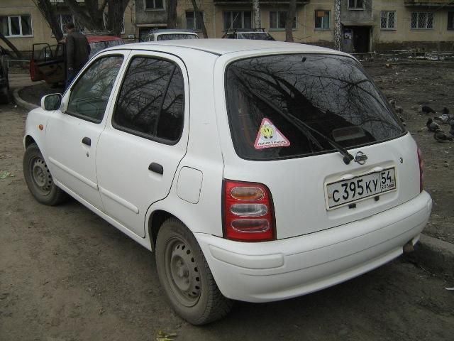 2000 Nissan March