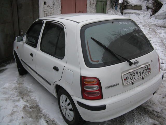 2000 Nissan March