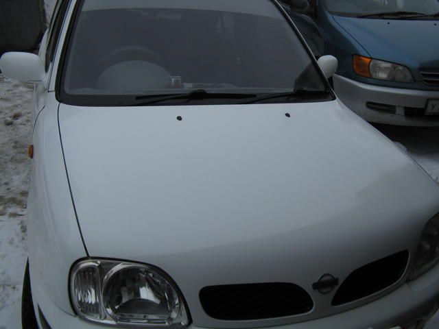 2000 Nissan March