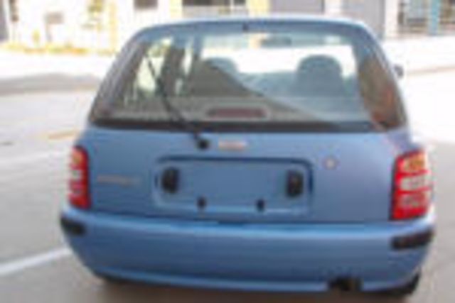 2000 Nissan March