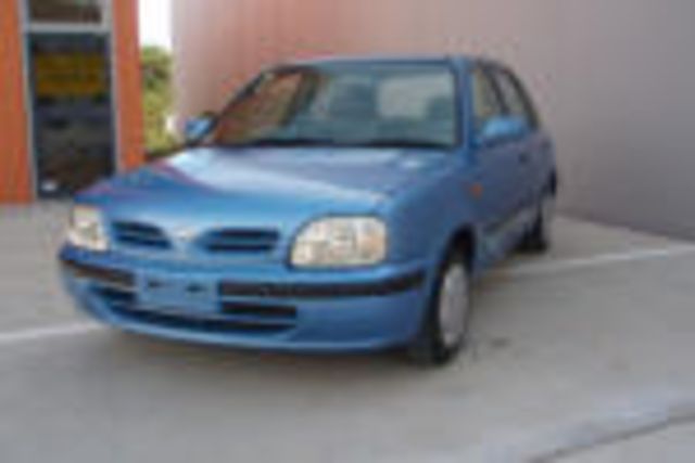 2000 Nissan March