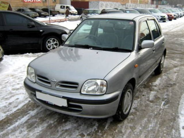 2000 Nissan March