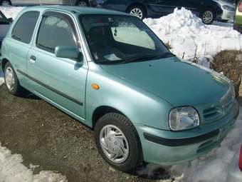 2000 Nissan March