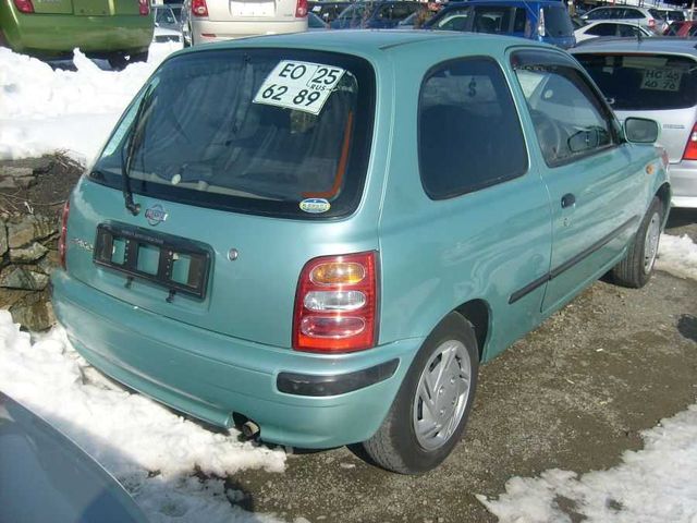 2000 Nissan March